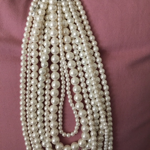 Multi layer pearl necklace - Picture 3 of 3